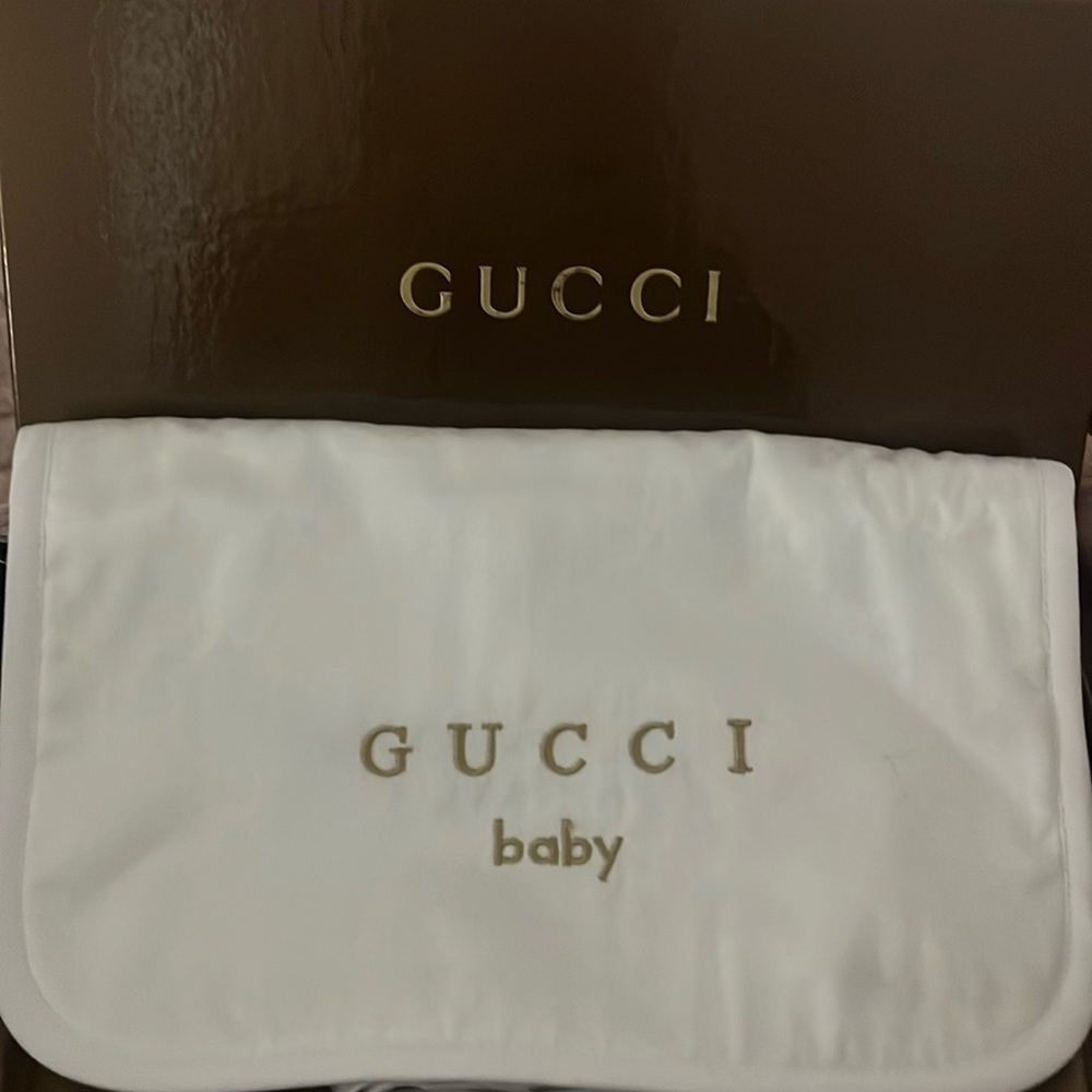 Gucci baby bib